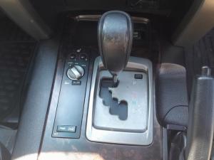 Toyota Land Cruiser 200 4.5D-4D VX - Image 12