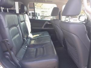 Toyota Land Cruiser 200 4.5D-4D VX - Image 15