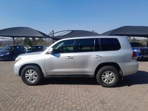 Toyota Land Cruiser 200 4.5D-4D VX - Image 22