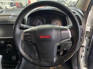 Isuzu D-MAX 250 HO X-RIDER automatic E/CAB - Image 8