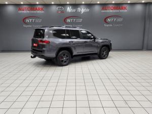 Toyota Landcruiser 300 V6 3.5T GR-S - Image 2