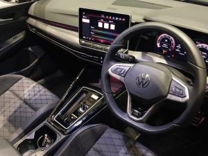Volkswagen Golf 1.4 TSI R-LINE Tiptronic - Image 12