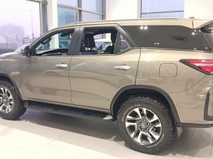 Toyota Fortuner 2.8 GD-6 4X4 VX automatic - Image 7