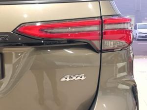 Toyota Fortuner 2.8 GD-6 4X4 VX automatic - Image 9