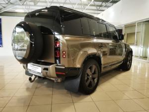 Land Rover Defender 110 D250 X-Dynamic SE - Image 10