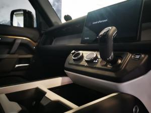 Land Rover Defender 110 D250 X-Dynamic SE - Image 4