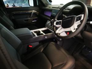 Land Rover Defender 110 D250 X-Dynamic SE - Image 6