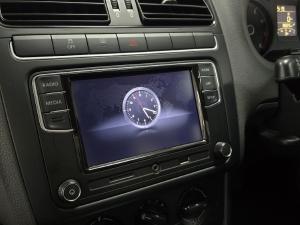 Volkswagen Polo Vivo hatch 1.6 Comfortline auto - Image 4