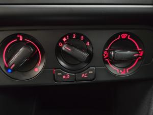 Volkswagen Polo Vivo hatch 1.6 Comfortline auto - Image 5
