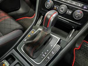 Volkswagen Golf GTI TCR - Image 9