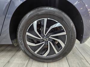 Volkswagen Polo hatch 1.0TSI Life auto - Image 5