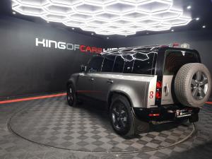 Land Rover Defender 110 D300 X-Dynamic HSE - Image 4