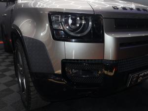 Land Rover Defender 110 D300 X-Dynamic HSE - Image 6