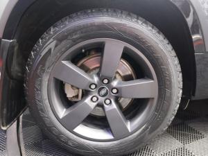 Land Rover Defender 110 D300 X-Dynamic HSE - Image 7