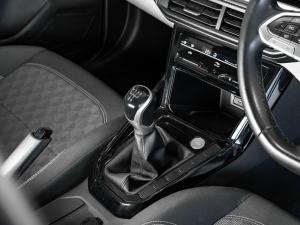 Volkswagen Polo sedan 1.6 Life manual - Image 13
