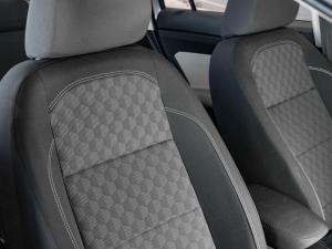 Volkswagen Polo sedan 1.6 Life manual - Image 16