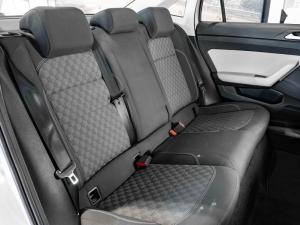 Volkswagen Polo sedan 1.6 Life manual - Image 17