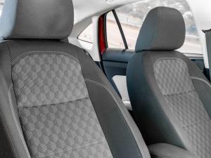 Volkswagen Polo sedan 1.6 Life manual - Image 15