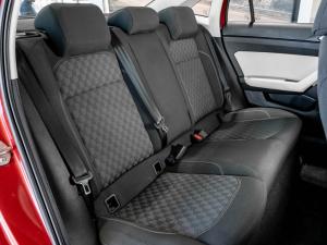 Volkswagen Polo sedan 1.6 Life manual - Image 16