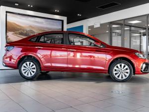 Volkswagen Polo sedan 1.6 Life manual - Image 8