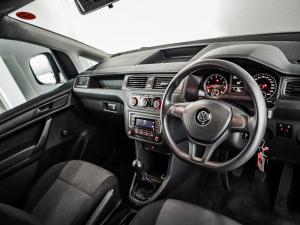 Volkswagen Caddy 2.0TDI crew bus - Image 13