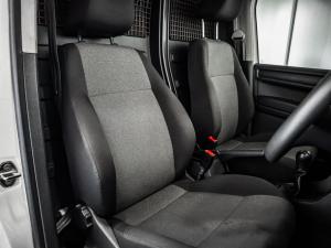 Volkswagen Caddy 2.0TDI crew bus - Image 14