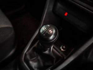 Volkswagen Caddy 2.0TDI crew bus - Image 16