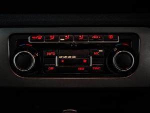 Volkswagen Amarok 2.0BiTDI double cab Highline auto - Image 20