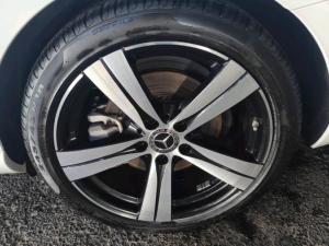 Mercedes-Benz C-Class C220d Avantgarde - Image 5