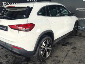 Mercedes-Benz GLA GLA200d - Image 8