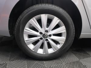 Volkswagen Polo sedan 1.6 Life manual - Image 7