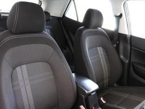 Hyundai Venue 1.2 Premium - Image 9