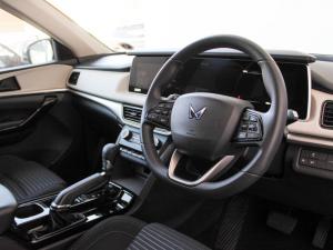 Mahindra XUV700 2.0T AX5 - Image 13