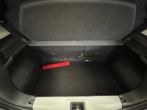 Toyota Vitz 1.0 XR manual - Image 13