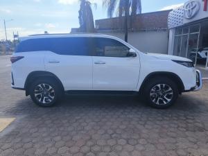 Toyota Fortuner 2.4GD-6 4x4 - Image 3