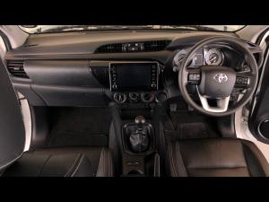 Toyota Hilux 2.4GD-6 double cab Raider manual - Image 6