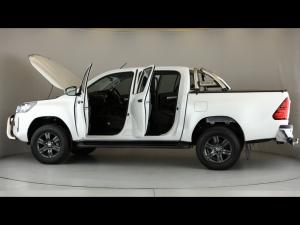 Toyota Hilux 2.4GD-6 double cab Raider manual - Image 11