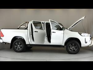 Toyota Hilux 2.4GD-6 double cab Raider manual - Image 15
