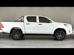Toyota Hilux 2.4GD-6 double cab Raider manual - Image 3