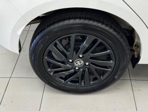 Toyota Vitz 1.0 XR manual - Image 16