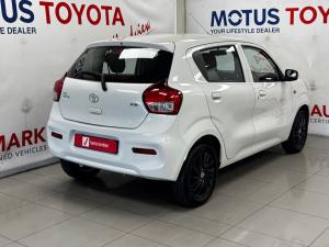 Toyota Vitz 1.0 XR manual - Image 2