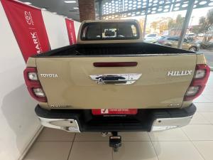Toyota Hilux 2.8GD-6 double cab 4x4 Raider auto - Image 5