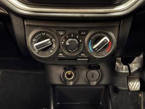Toyota Vitz 1.0 XR manual - Image 12