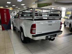Toyota Hilux 3.0D-4D Xtra cab 4x4 Raider Dakar edition - Image 9
