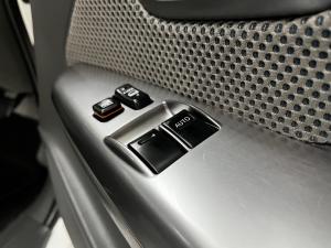 Toyota Hilux 3.0D-4D Xtra cab 4x4 Raider Dakar edition - Image 10