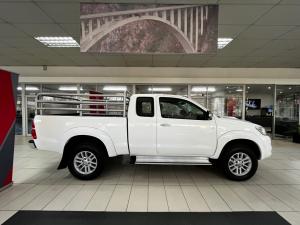 Toyota Hilux 3.0D-4D Xtra cab 4x4 Raider Dakar edition - Image 3