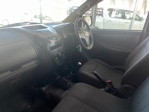Isuzu D-Max Gen 6 250 single cab Fleetside safety - Image 7