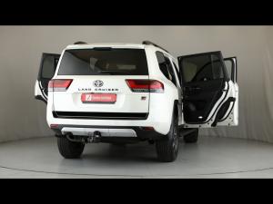 Toyota Land Cruiser 300 3.3D GR-Sport - Image 9