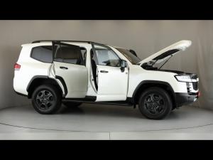 Toyota Land Cruiser 300 3.3D GR-Sport - Image 15