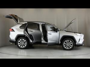 Toyota RAV4 2.0 VX - Image 17